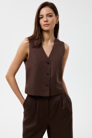 жилет из смесового льна фотография