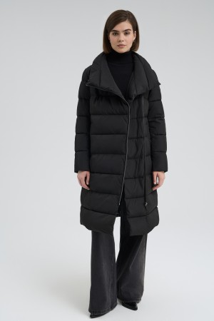 зимнее стеганое пальто фотография