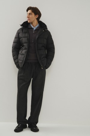 зимняя куртка с капюшоном фотография