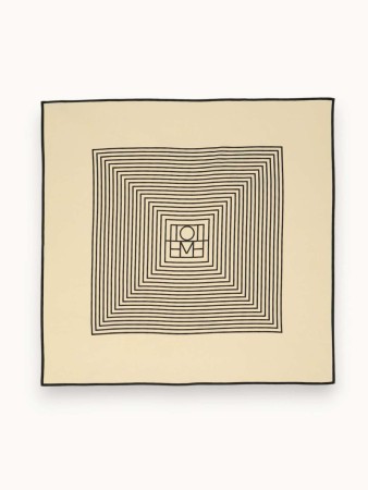 centered monogram - женские аксессуары toteme 