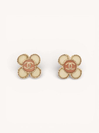 earrings фотография