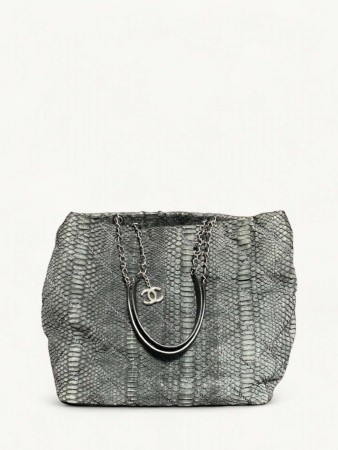 leather bag фотография