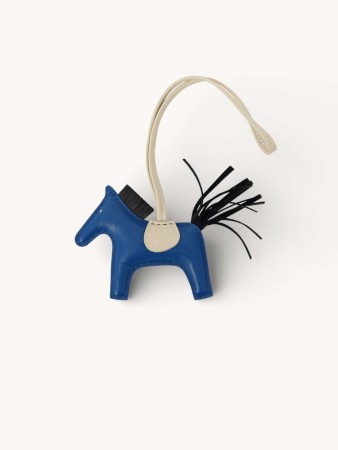 rodeo charm фотография