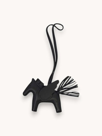rodeo pegase charm фотография