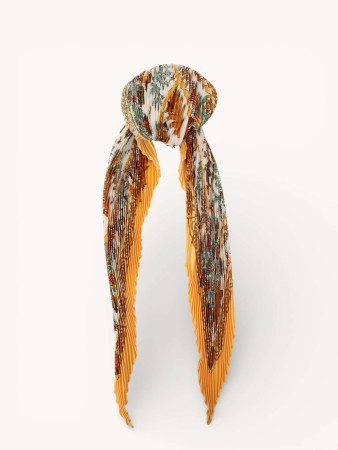 silk scarf фотография
