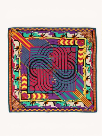 silk scarf фотография
