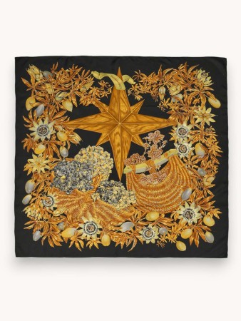 silk scarf фотография