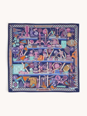 silk scarf фотография