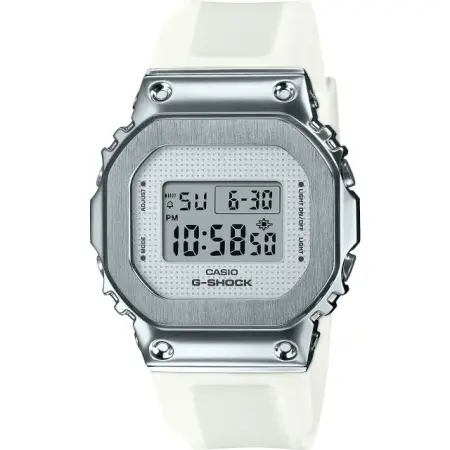 японские наручные женские часы . коллекция g-shock фотография